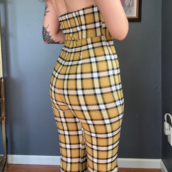 Urban Outfitters size small yellow plaid 70’s style jumpsuit with halter top - Picture 7 of 7